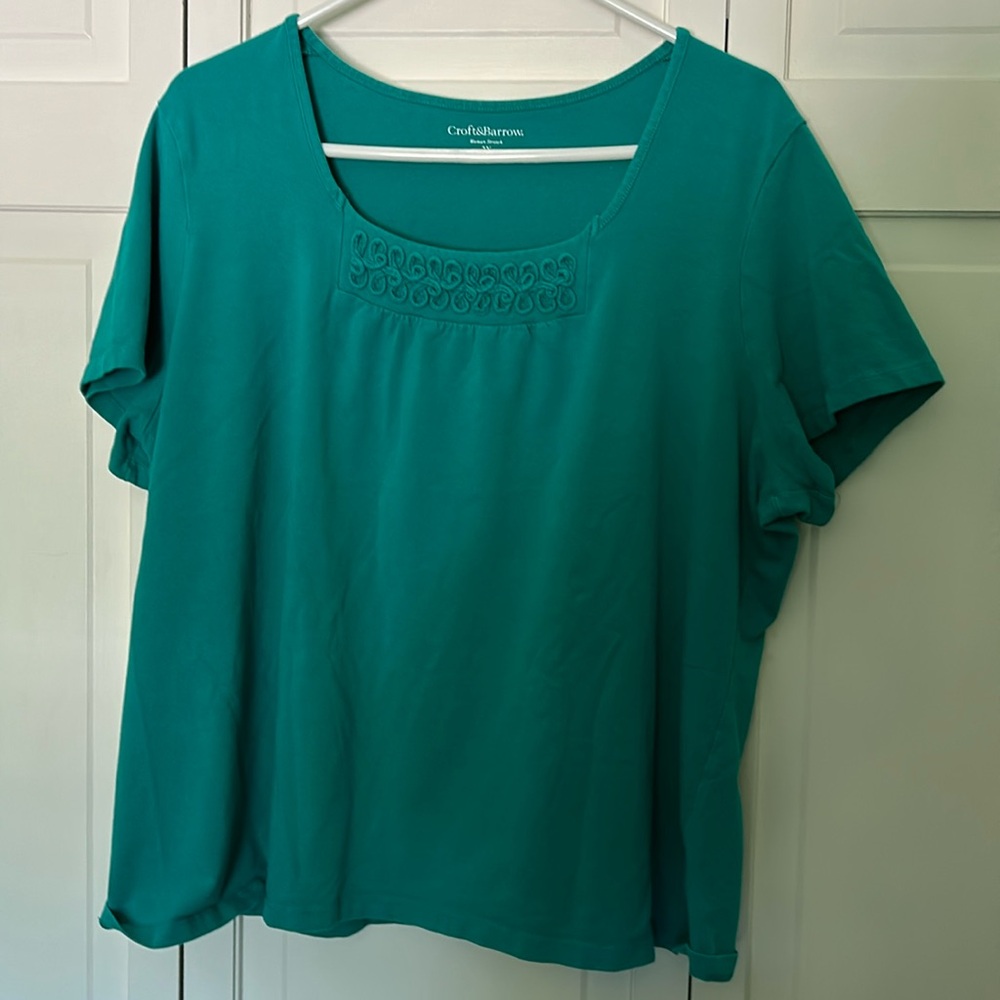 Croft & Barrow Woman Stretch 2x Kelly Green Shirt